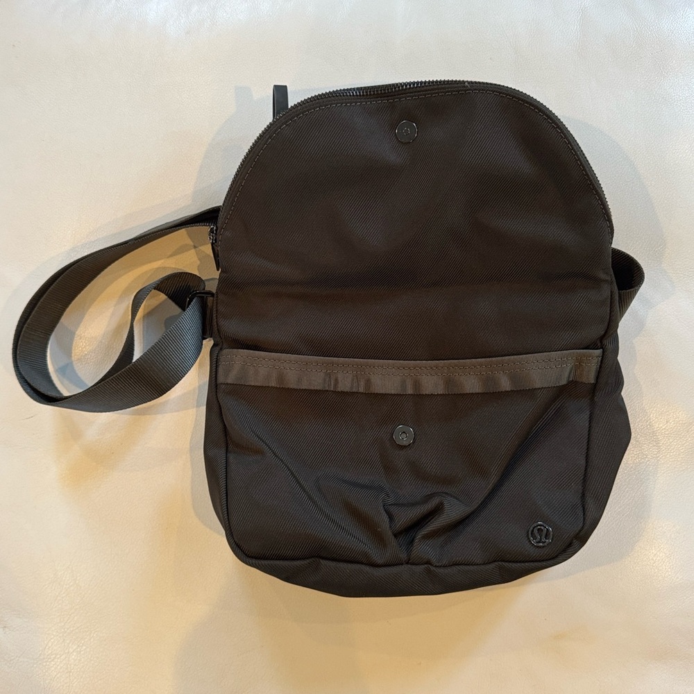 Lululemon Dark Olive Green Festival Crossbody Bag - Picture 9 of 12